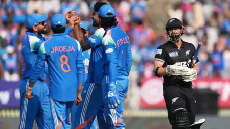 India Beat New Zealand by 4 Wickets in 1st ODI, Take 1–0 Lead in Series