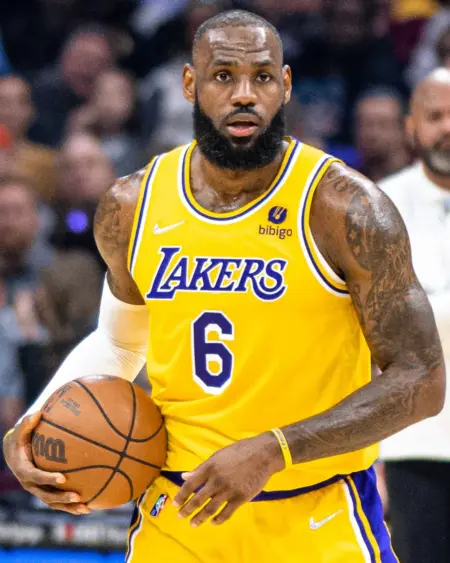 LeBron James Injury Update: Lakers Star Cleared to Play vs Jazz in Regular-Season Finale LeBron James Injury Update